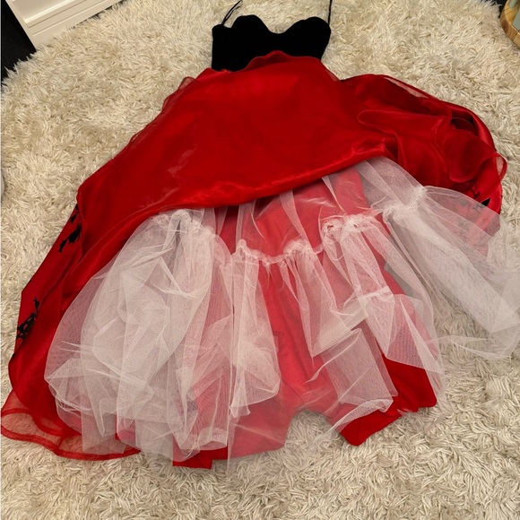 SHERRI HILL 51685 BLACK AND RED FLORAL BALLGOWN SIZE 4 - Picture 8 of 12